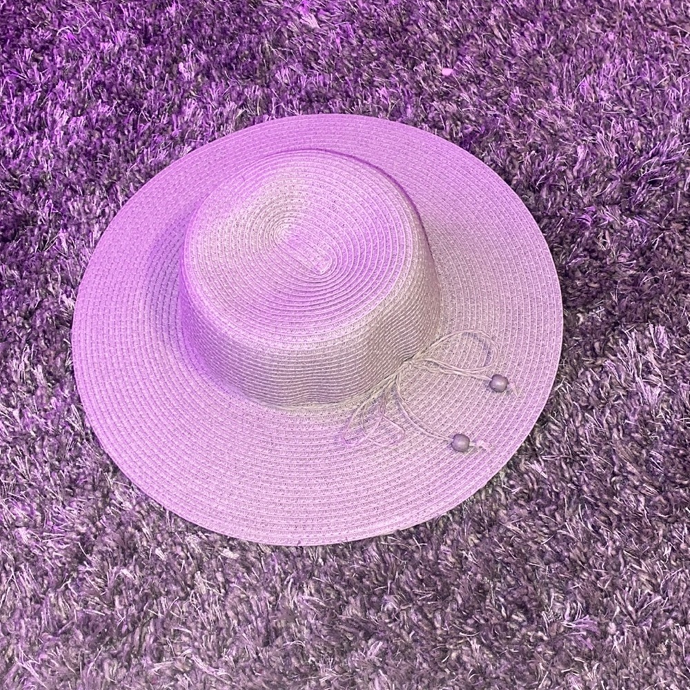 Floppy beach hat